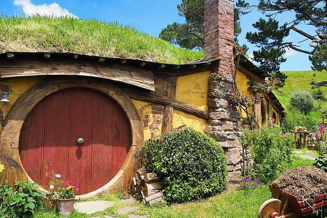 Hobbiton Lord Of Rings Movie Set tour Private Driver - The Sum Up