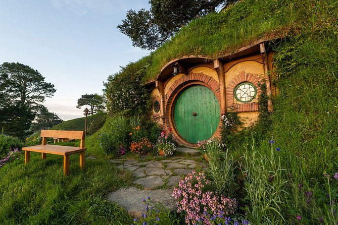 Hobbiton Movie Set Banquet Experience Private Tour From Auckland - Detailed Breakdown of the Itinerary