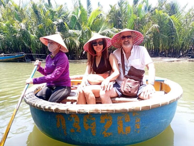 hoi-an-coconut-basket-boat-with-enjoy-coconut-e-ticket