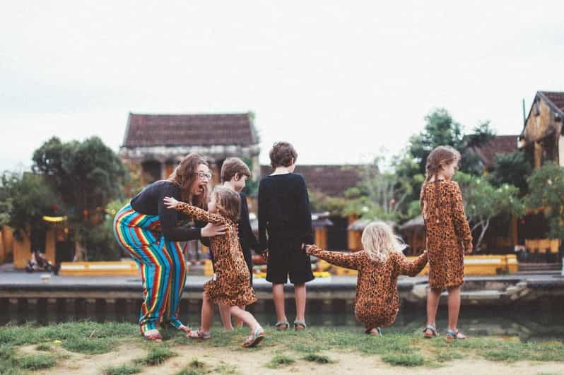hoi-an-family-photoshoot-with-professional-photographer
