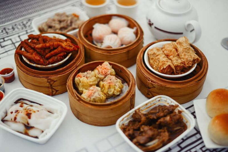 hong-kong-city-landmarks-tour-peak-tram-ticket-lunch