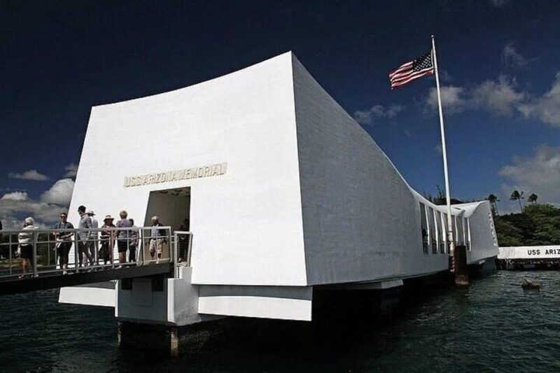 honolulu-pearl-harbor-uss-arizona-memorial-tour