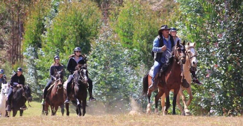 horseback-ride-to-the-temple-of-the-moon-and-chacan-mountain