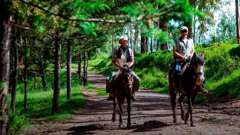 horseback-riding-through-the-la-caravedo-ranch