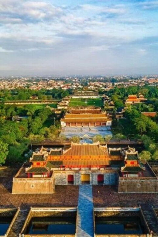 hue-imperial-citadel-thien-mu-pagoda-dragon-boat-trip