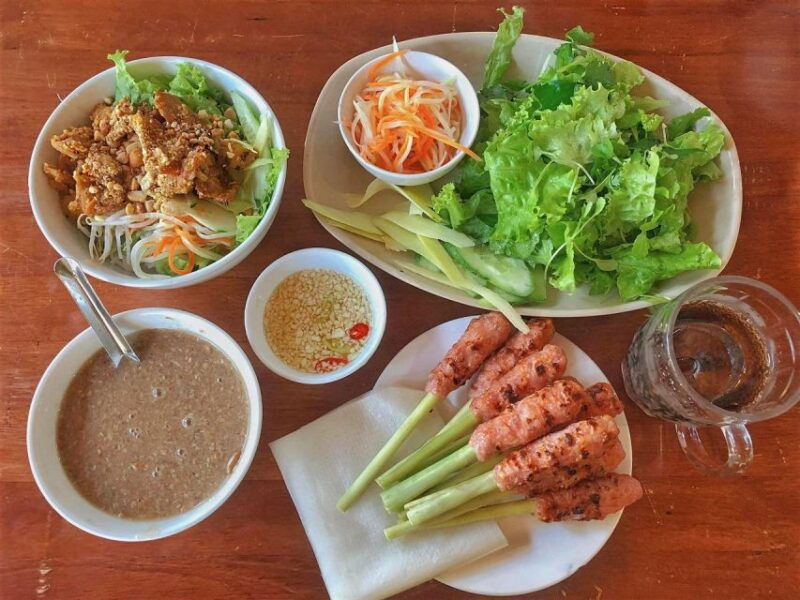 hue-night-street-food-tour-with-a-local-guide