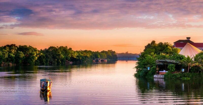 hue-sunset-cruise-along-perfume-river