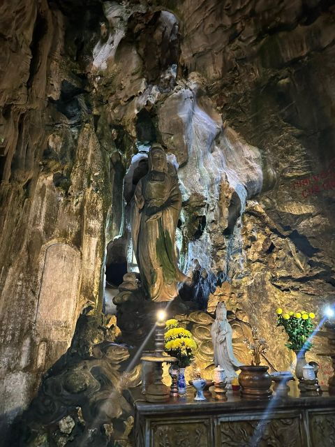 hue-transfer-to-hoi-an-via-marble-moutain-an-bang-cemetery