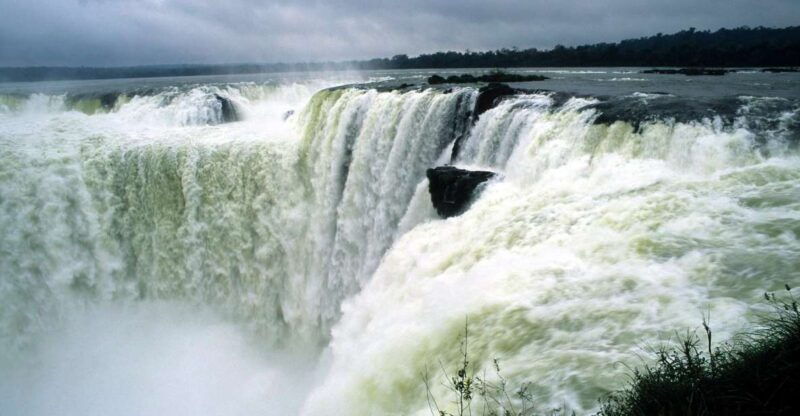 iguazu-falls-argentinean-side-from-puerto-iguazu