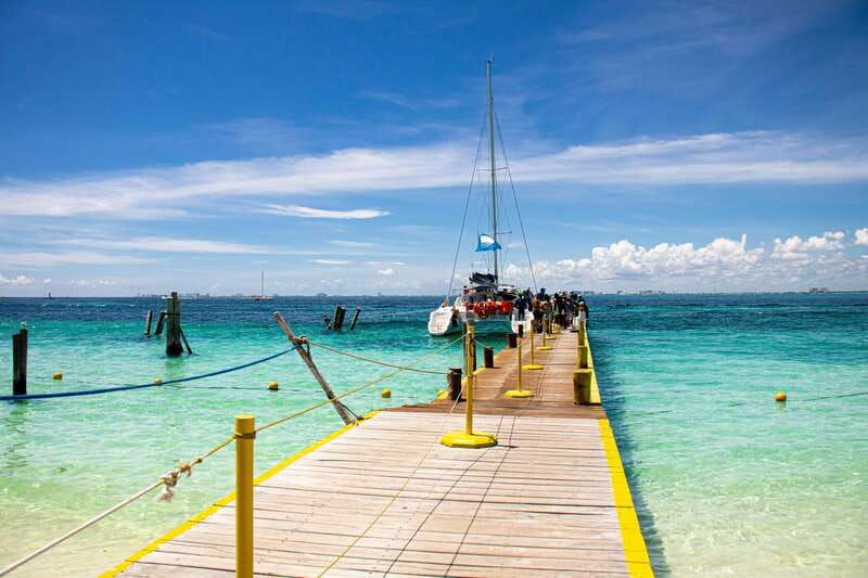 isla-mujeres-catamaran-ride-with-open-bar-snorkel-and-lunch
