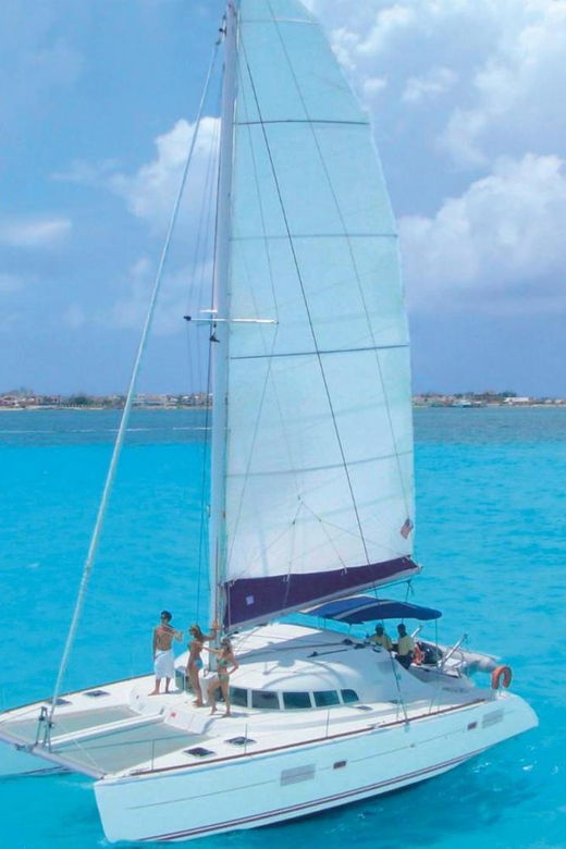 isla-mujeres-catamaran-sail-to-isla-mujeres-from-cancun