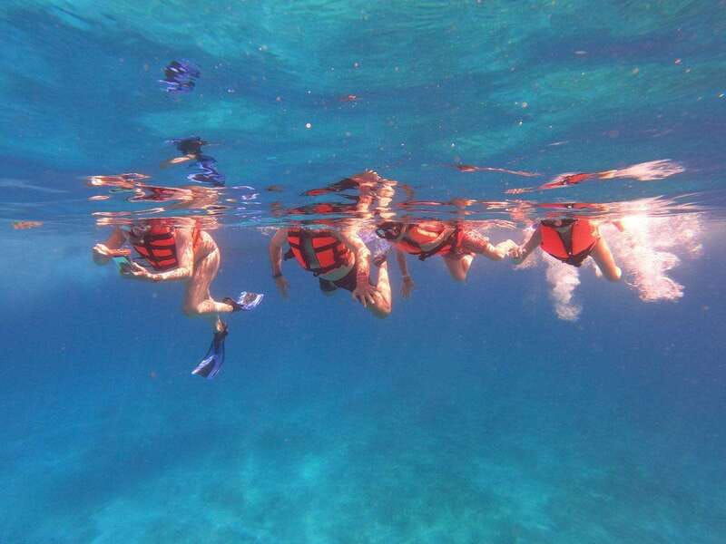 isla-mujeres-snorkeling-adventure-at-the-underwater-museum