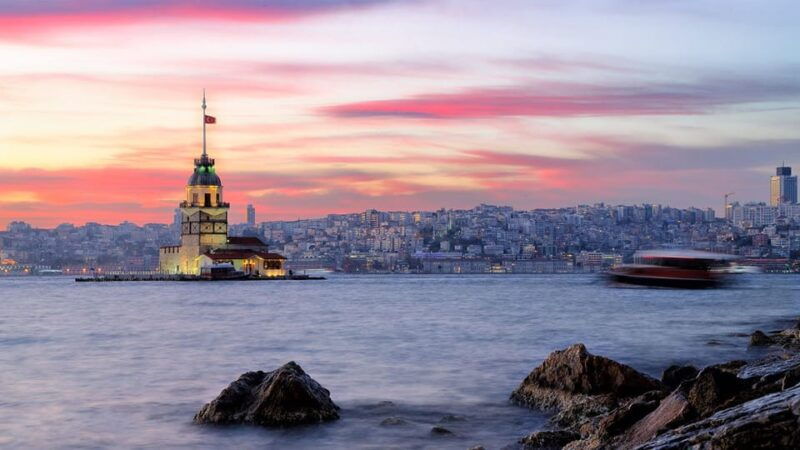 istanbul-private-bosphorus-strait-sightseeing-yacht-cruise