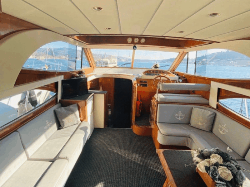 istanbul-private-bosphorus-tour-on-luxury-yacht