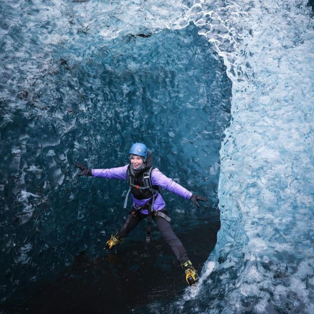 jokulsarlon-glacier-hike-ice-cave-and-photoshoot-package