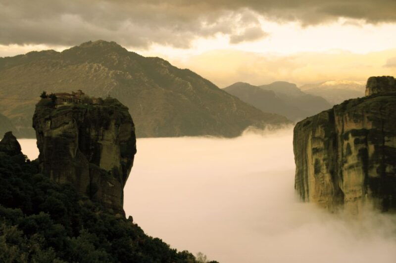 kalabaka-meteora-monasteries-minibus-tour-with-photo-stops
