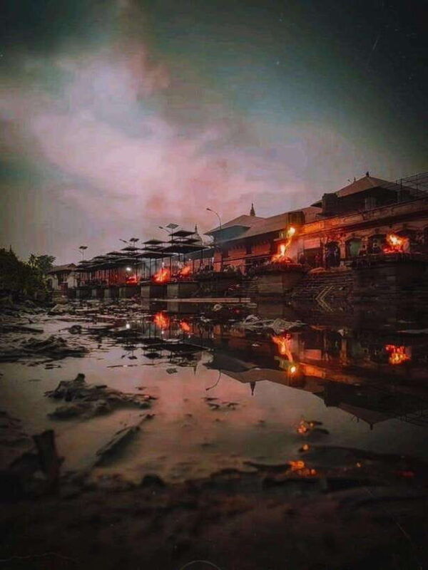 kathmandu-pashupatinath-temple-aarti-cremation-night-tour