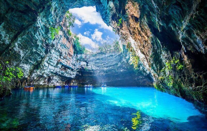 kefalonia-half-day-tour-melissani-drogarati-myrtos-beach