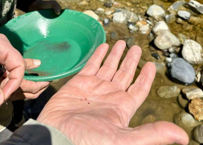 kelowna-e-bike-gold-panning-expedition