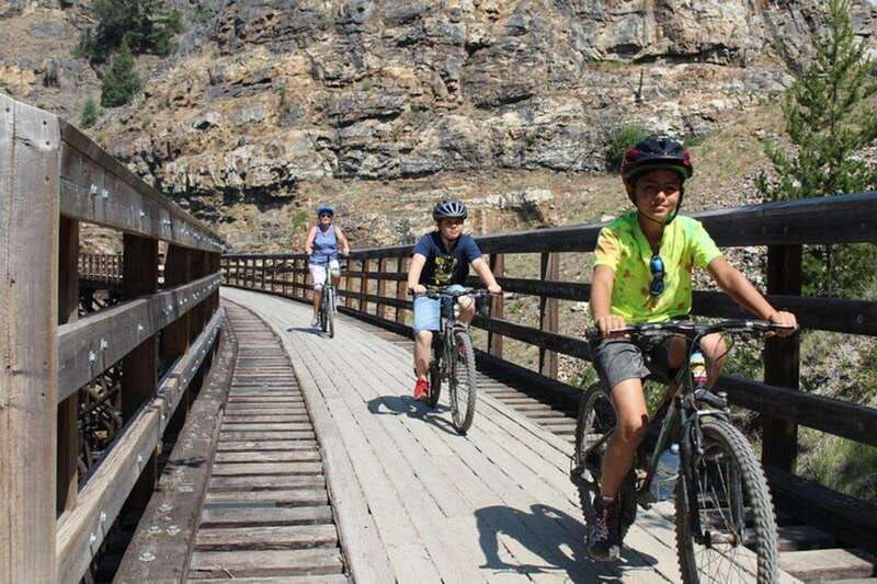 kelowna-myra-canyon-bike-wine-tasting-full-day-tour