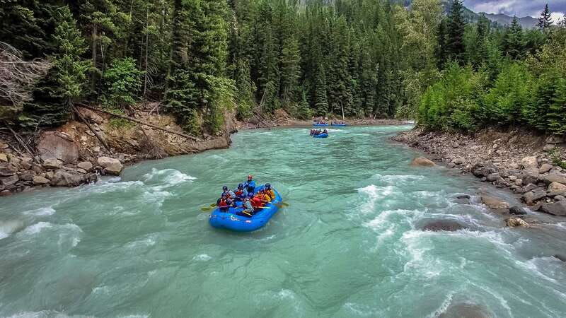 kicking-horse-river-whitewater-rafting-experience