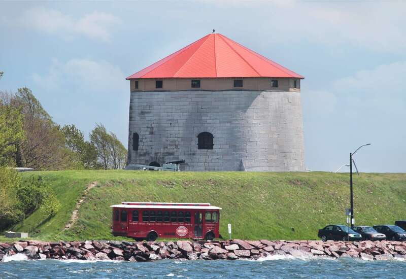 kingston-hop-on-hop-off-trolley-tour