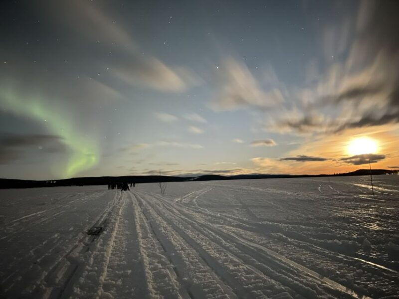 kiruna-guided-snowmobile-tour-and-northern-lights-hunt