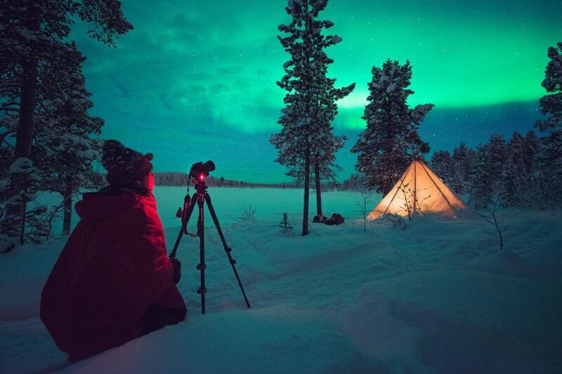 kiruna-northern-light-photo-tour-with-equipment