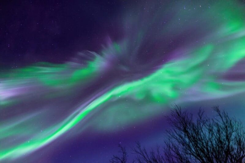 kiruna-northern-lights-minivan-chase-with-warm-drink