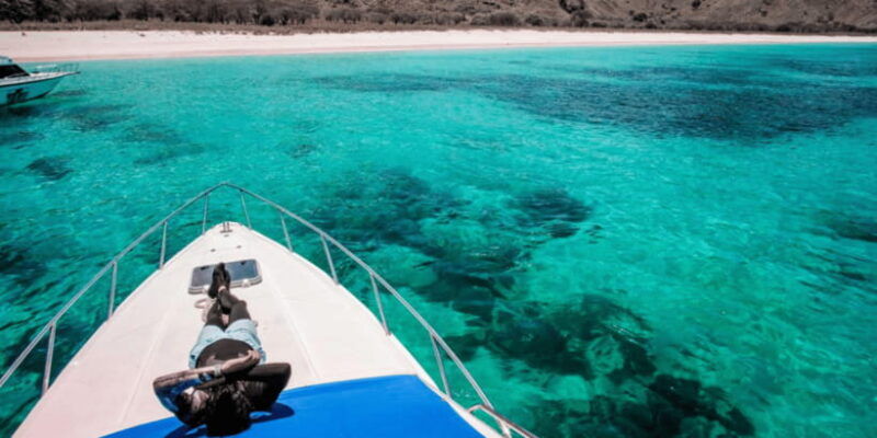 komodo-island-3d2n-private-speedboat-land-tour-hotel