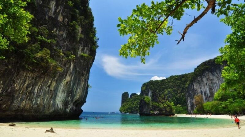 krabi-hong-island-private-speedboat-trip-snorkeling