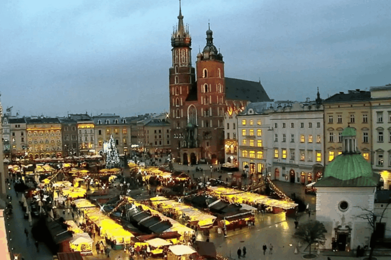 krakow-christmas-market-and-city-highlights-walking-tour