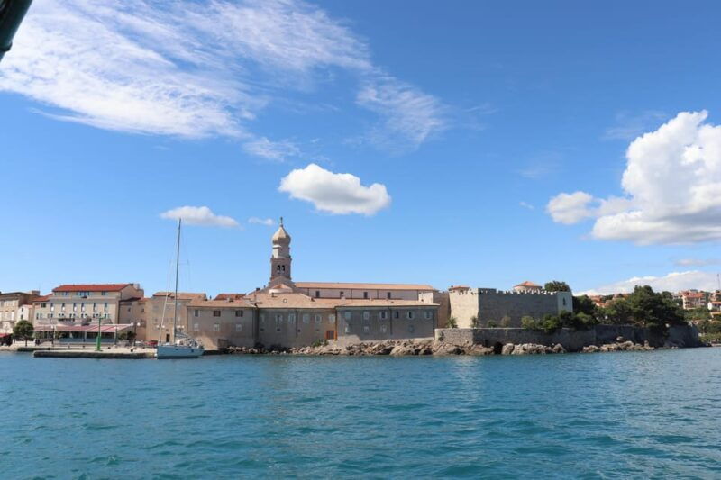 krk-krusija-bay-blue-cave-and-golden-beach-boat-trip