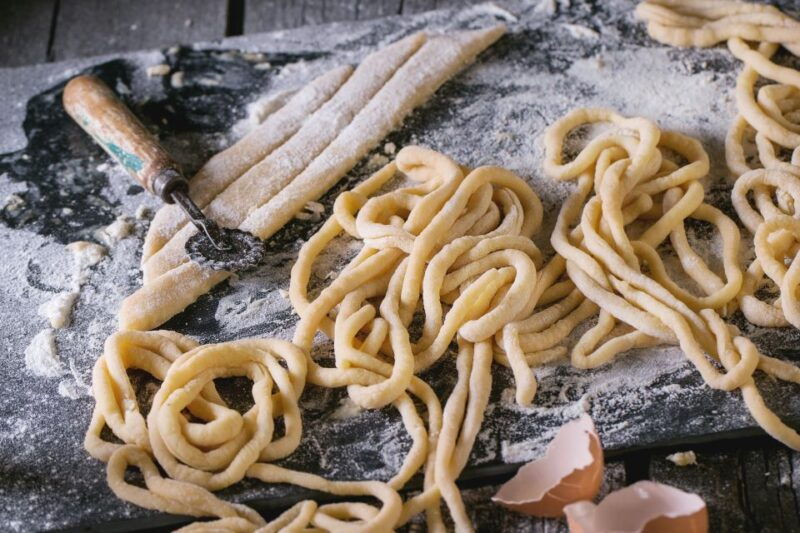 la-spezia-pasta-and-tiramisu-class-at-a-locals-home