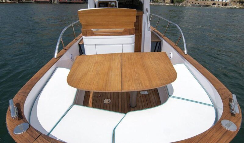 la-spezia-sunset-aperitif-and-dinner-on-the-boat