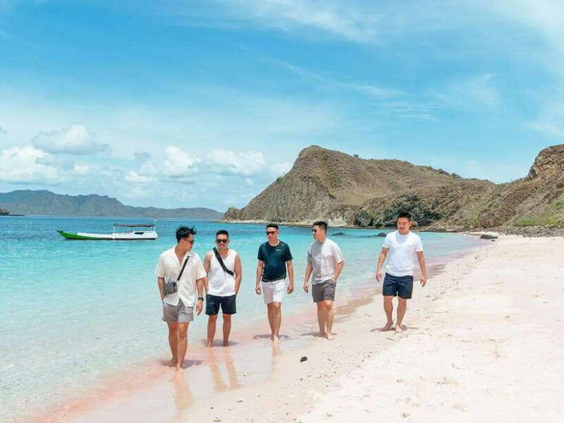 labuan-bajo-sunset-panorama-national-park