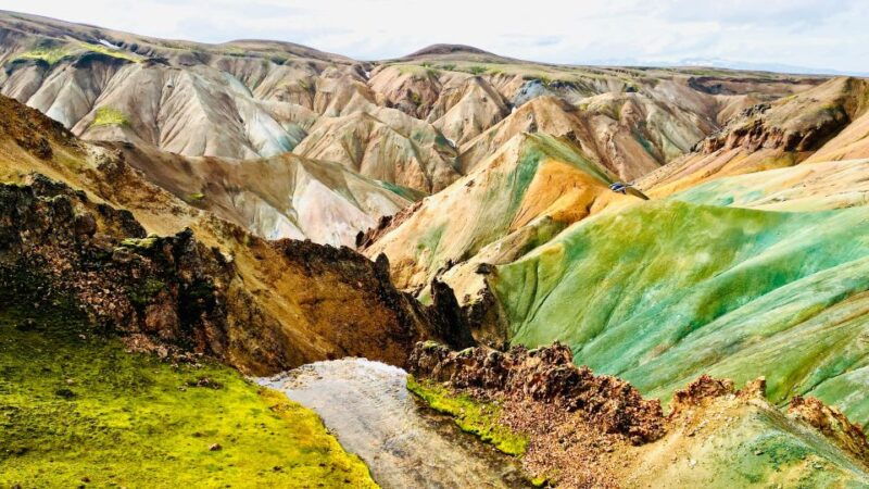 landmarks-from-above-helicopter-tour-with-geothermal-bath-2