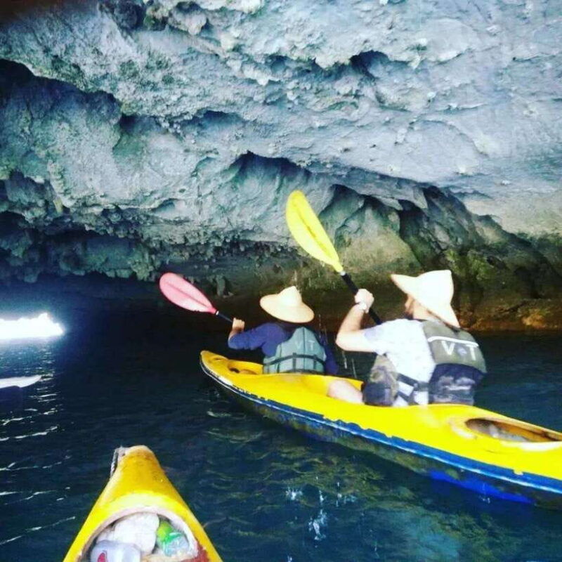 lanha-bay-kayaking-at-night-see-bioluminescent-plankton