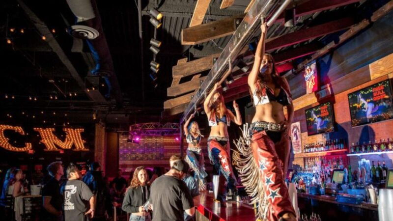 las-vegas-country-bar-crawl-by-party-bus-w-mixed-drinks