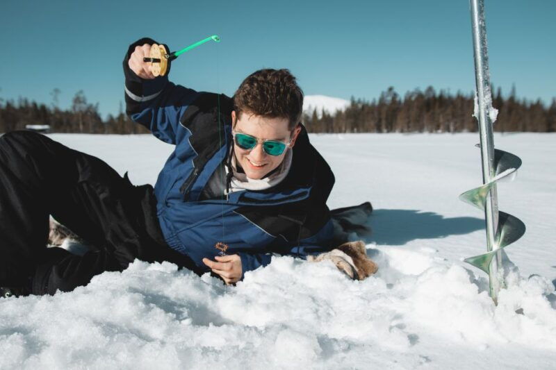 levi-finnish-ice-fishing-tour-by-car