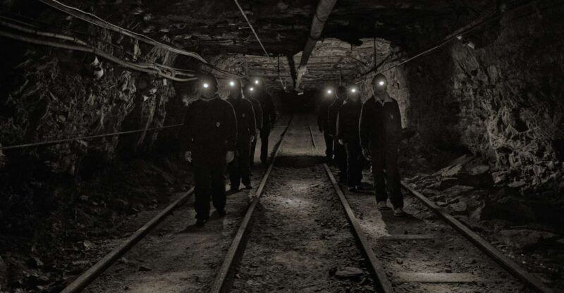 longyearbyen-historic-coal-mine-tour-at-gruve-3