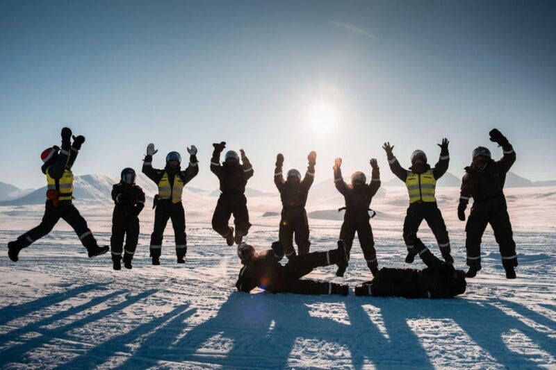 longyearbyen-snowmobile-tour-to-tempelfjorden-with-lunch