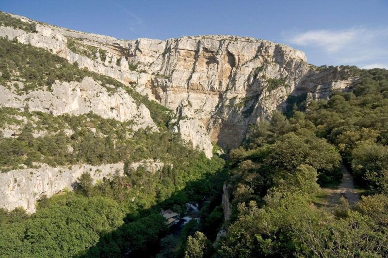 luberon-plague-wall-bike-ride