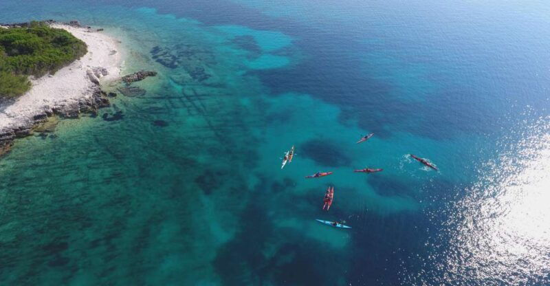 lumbarda-half-day-kayaking-and-history-with-wine-delight