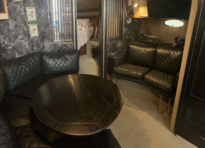 luxurious-40ft-yacht-charter