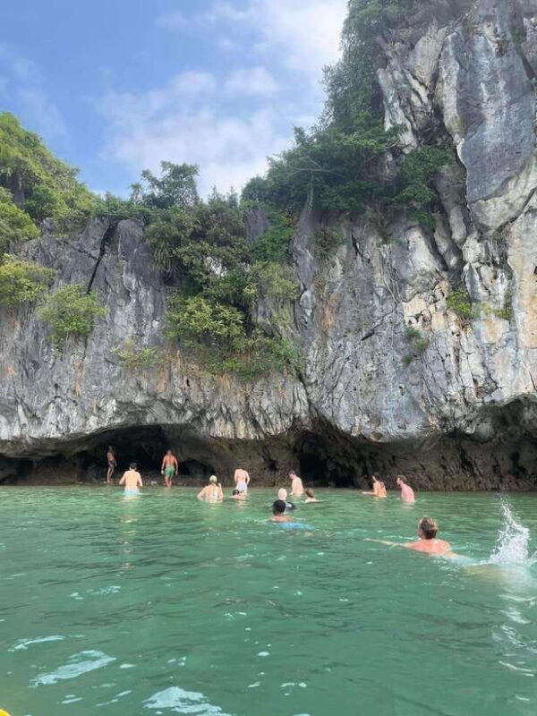 luxury-day-trip-ha-noi-cat-ba-island-lan-ha-bay