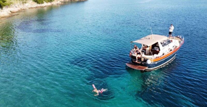 luxury-private-boat-tour-to-elaphiti-islands-8-hours