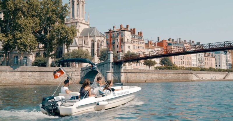 lyon-electric-boat-rental-without-a-license