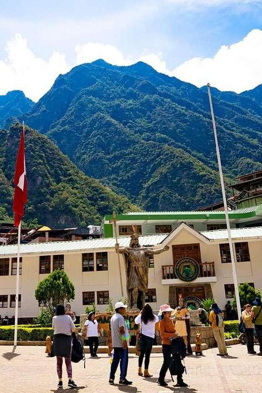 machu-picchu-private-guided-tour-from-aguas-calientes-4