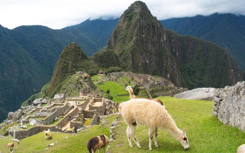 machupicchu-tour-by-tourist-train-in-2-days